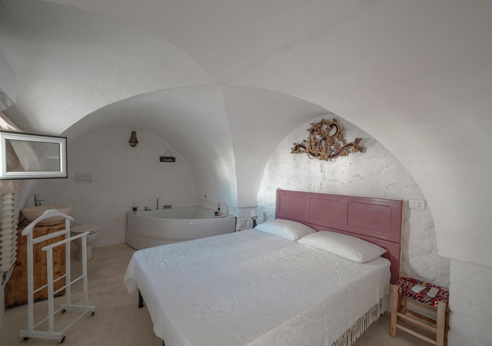 Casalice - Tradizione E Comfort A Остуні Екстер'єр фото
